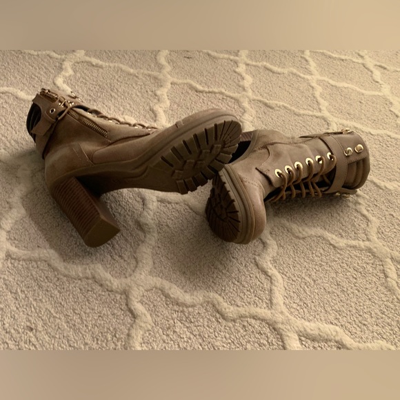 Guess zip & tie Booties Light Brown Tan 3.5 inch heels Women’s 6.5 M Like New - Picture 6 of 7